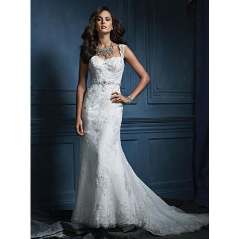 SAMPLE Fit & Flare Sexy BLING Lace Wedding Dress Romantic Mermaid Keyhole Back